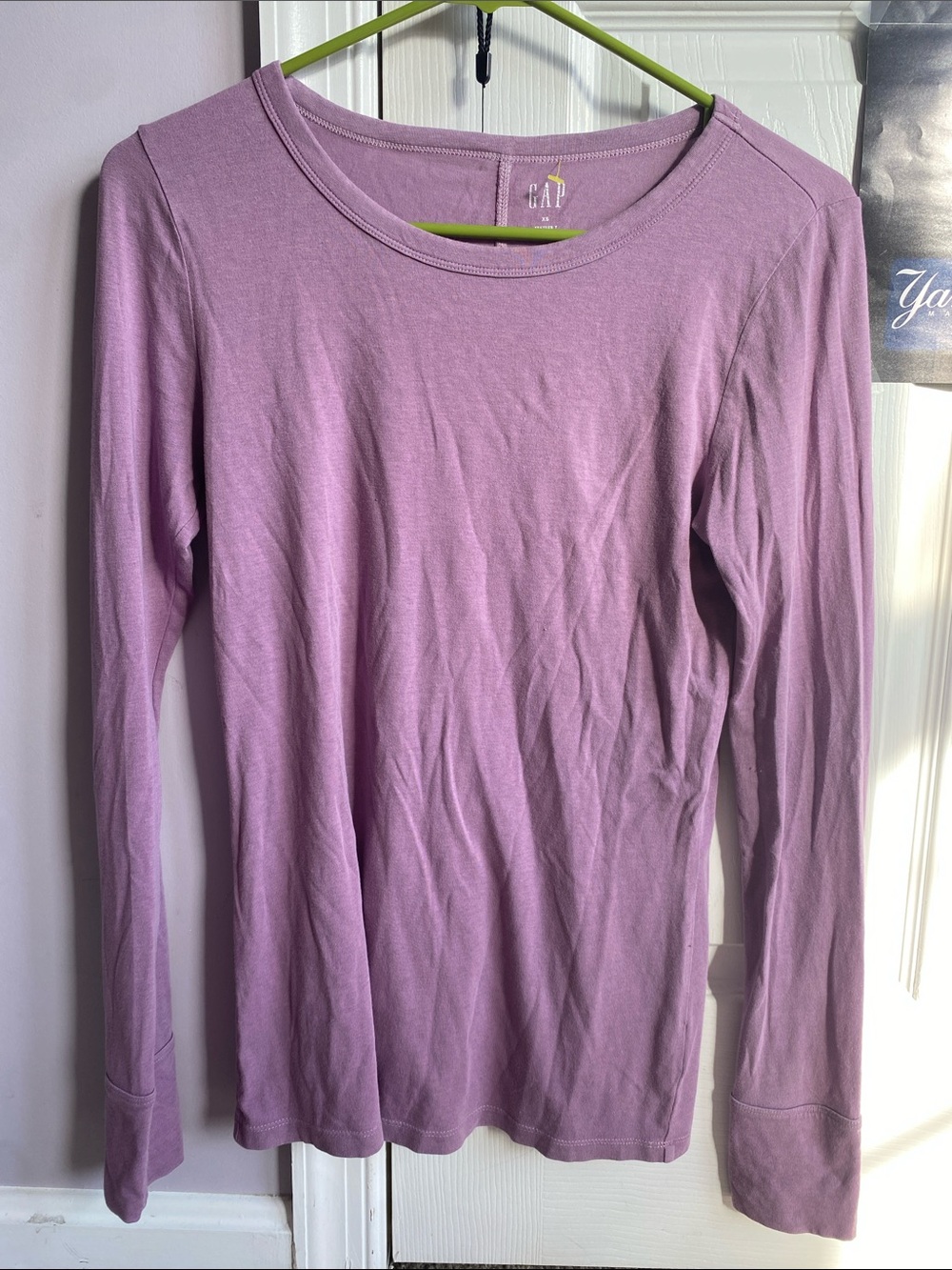 GAP Women’s XS Soft Lavender Feather Tee Long Sleeve Crewneck Shirt